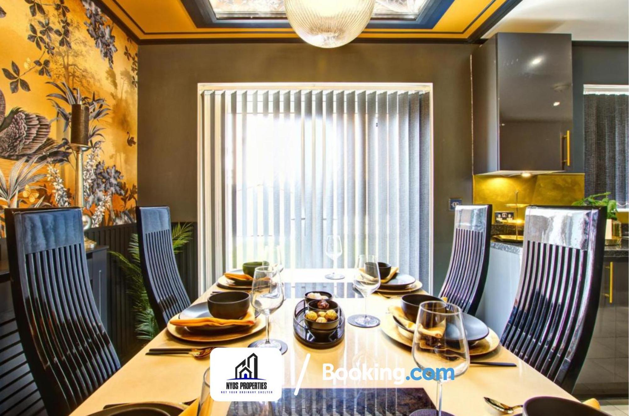 3 Bedroom Home By Nyos Properties Short Lets & Serviced Accommodation Manchester With Garden Exterior foto